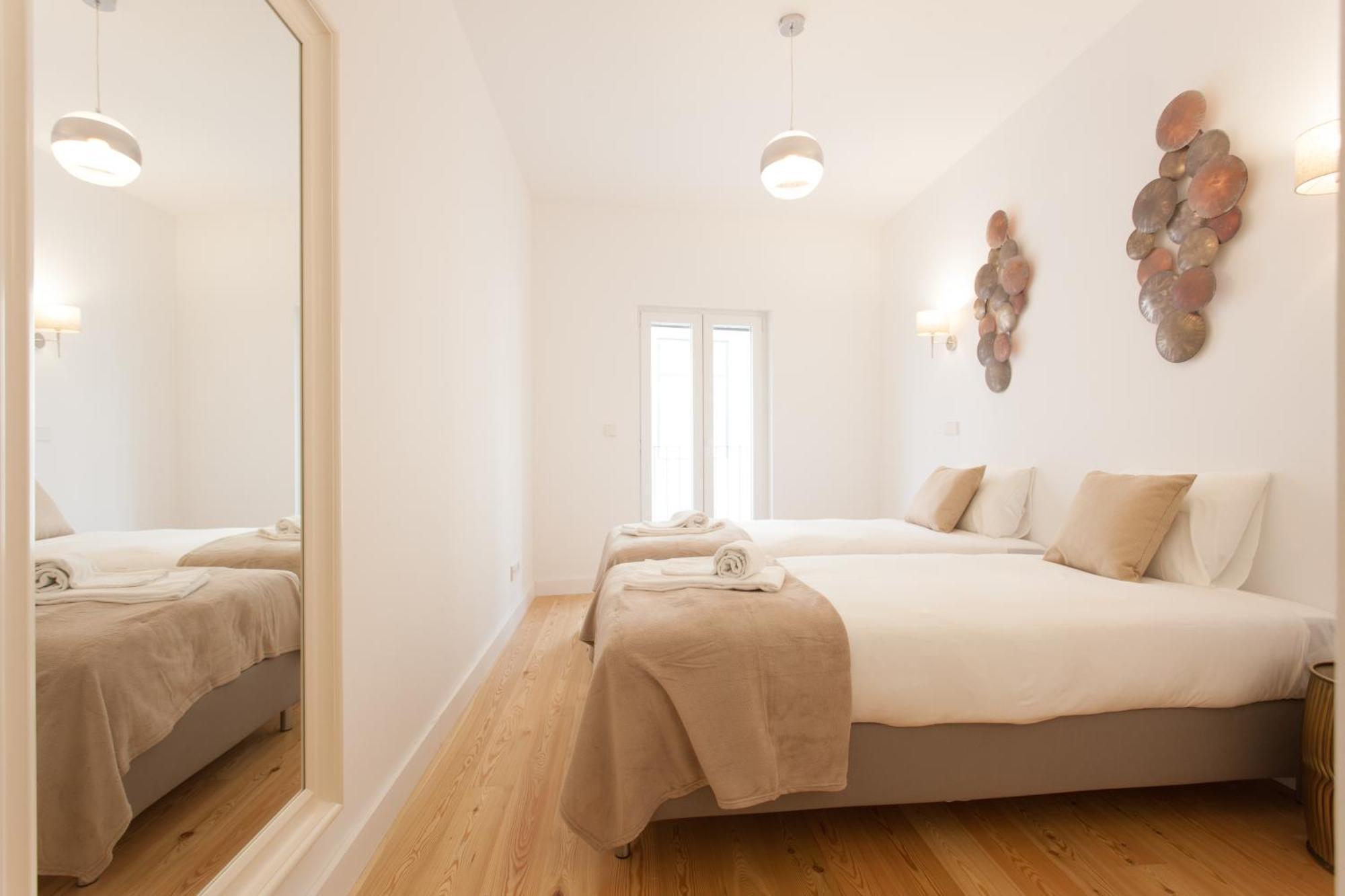 Mouraria Blue Three-Bedroom Apartment W/ Parking - By Lu Holidays Lissabon Buitenkant foto