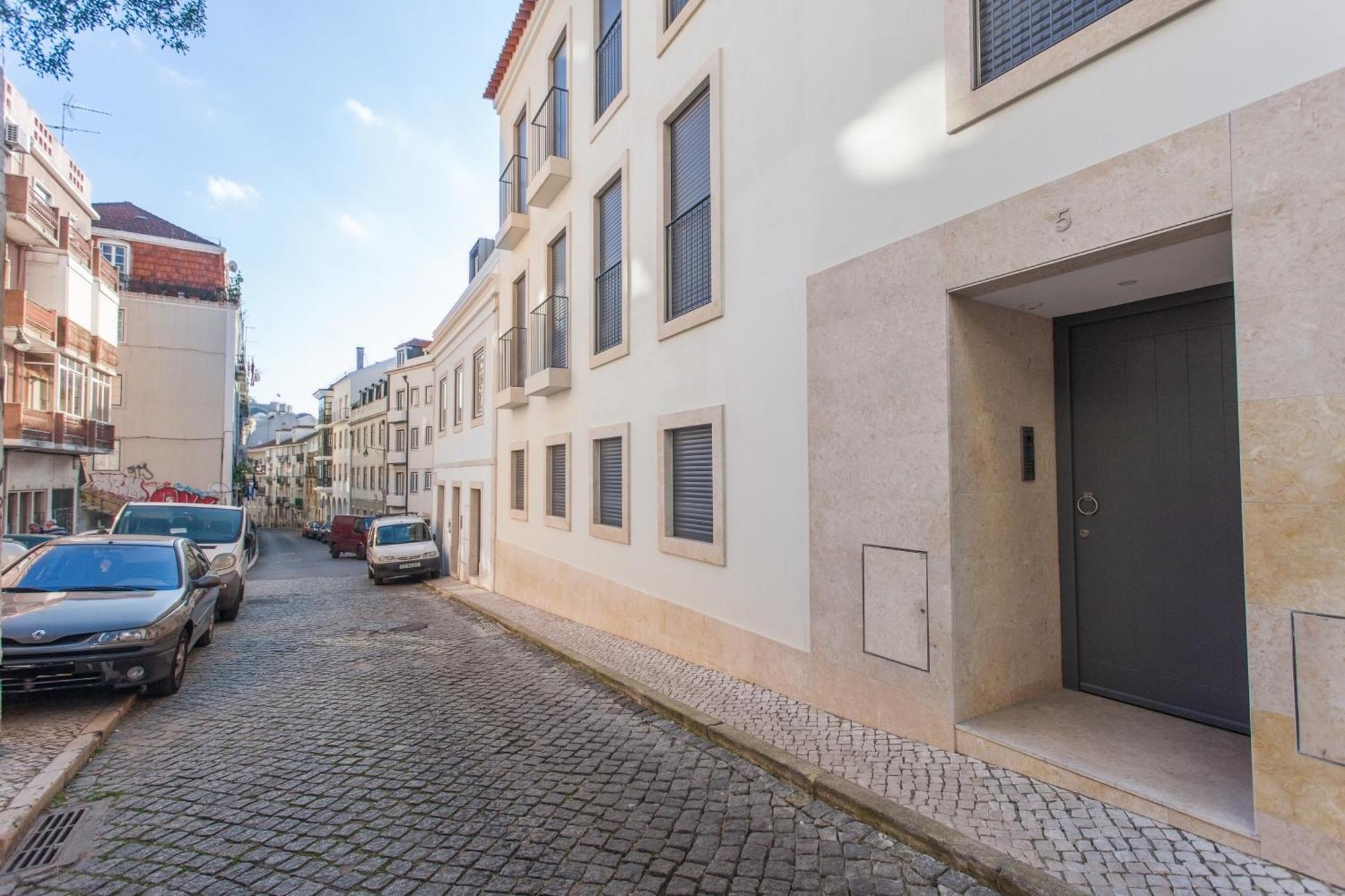 Mouraria Blue Three-Bedroom Apartment W/ Parking - By Lu Holidays Lissabon Buitenkant foto